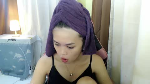 Snapshot of yourlovelytranspinay chatting on 16, 12, 2024 your lovely Dina online show from 16, 12, 2024