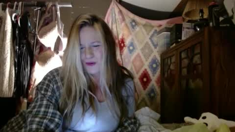 yourmomma999 online show from 11, 3, 2025