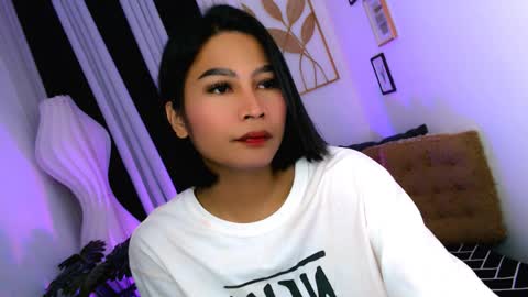 yourprettybella_ts online show from 22, 5, 2026