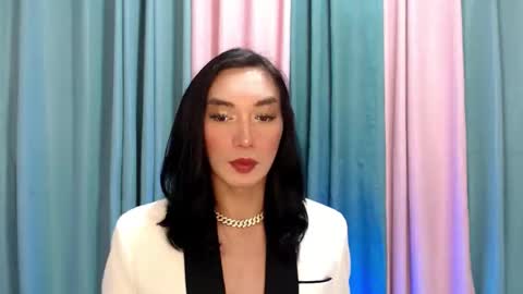 QueenLuci online show from 26, 11, 2025