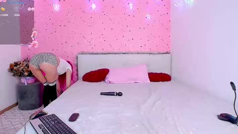 Snapshot of yours_lisa chatting on 19, 12, 2024 online show from 19, 12, 2024