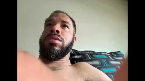 Snapshot of yoursexydaddy79 chatting on 29, 10, 2025 mother fucker online show from 29, 10, 2025