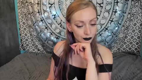 Snapshot of yourvenus00 chatting on 25, 5, 2026 YourVenus00 -Follow my OF online show from 25, 5, 2026