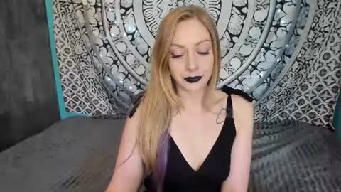 Snapshot of yourvenus00 chatting on 10, 6, 2026 YourVenus00 -Follow my OF online show from 10, 6, 2026