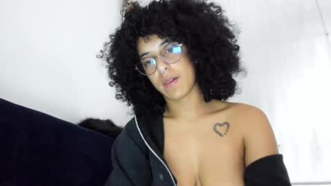 Snapshot of youwishtobeme chatting on 6, 3, 2025 elizabeth ju online show from 6, 3, 2025