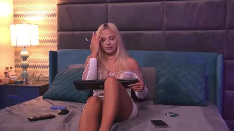 Foxie online show from 18, 9, 2025