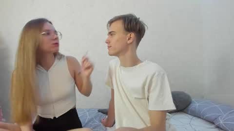 Yue Lang and Samm online show from 17, 2, 2025