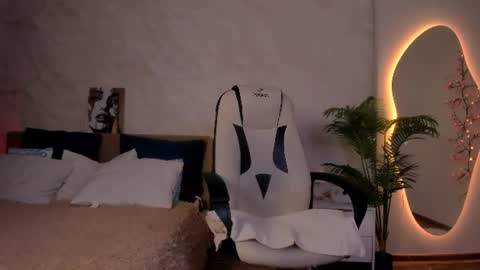 Snapshot of yukiluna1 chatting on 17, 6, 2026 Yuki online show from 17, 6, 2026
