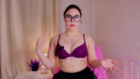 Amy Novak online show from 30, 11, 2025