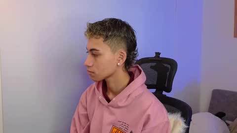 yulian_vasquez online show from 8, 10, 2025