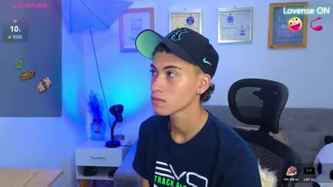 yulian_vasquez online show from 18, 11, 2025