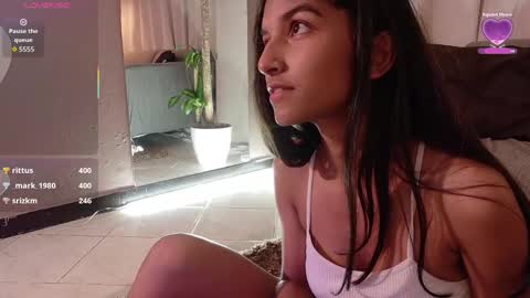 Snapshot of yuliethpetite chatting on 10, 10, 2025 yuliethpetite online show from 10, 10, 2025