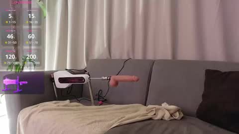 Snapshot of yuliethpetite chatting on 21, 10, 2025 yuliethpetite online show from 21, 10, 2025