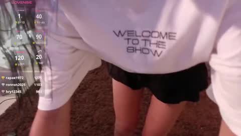 Snapshot of yuliethpetite chatting on 4, 11, 2025 yuliethpetite online show from 4, 11, 2025