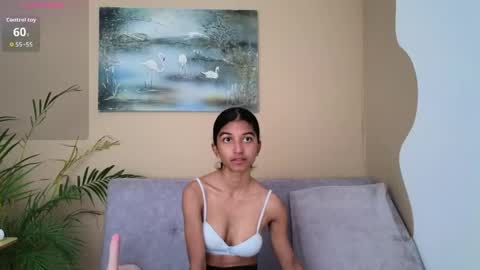 yuliethpetite online show from 14, 4, 2026