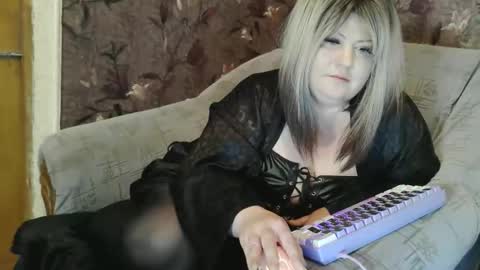 Snapshot of yuliiared chatting on 18, 4, 2026 yuliiared online show from 18, 4, 2026