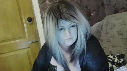 Snapshot of yuliiared chatting on 7, 5, 2026 yuliiared online show from 7, 5, 2026