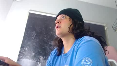 Snowflake online show from 4, 12, 2025