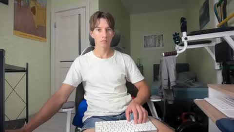 Snapshot of yummyalexxx chatting on 11, 7, 2026 Alex online show from 11, 7, 2026