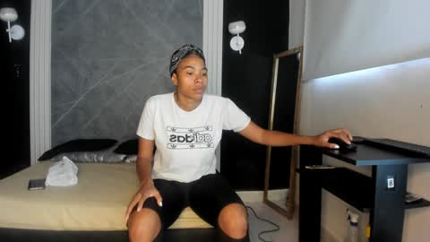 Yummyduo online show from 19, 1, 2025