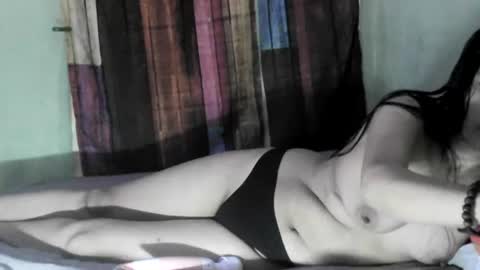 Snapshot of yummyhottiemom chatting on 23, 12, 2024 yummyhottiemom online show from 23, 12, 2024