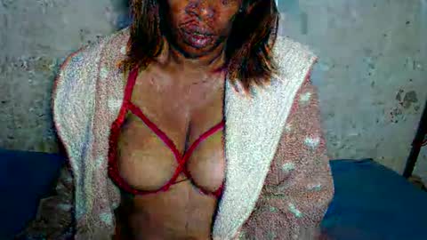 Snapshot of yummytittsxx chatting on 2, 1, 2025 yummytittsxx online show from 2, 1, 2025