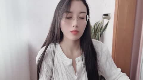 YunEr online show from 18, 10, 2025