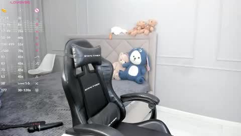 yunleah online show from 23, 9, 2025