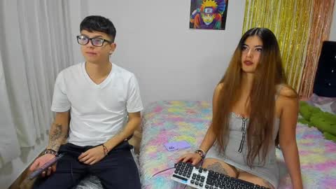 YURI AND MI BOY online show from 3, 12, 2024