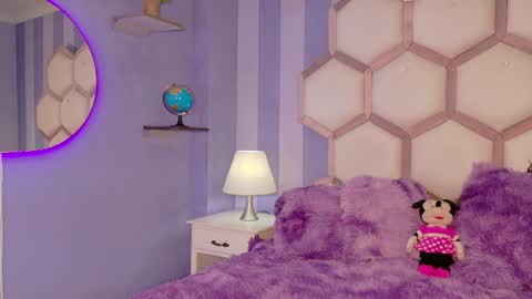 yvi online show from 9, 4, 2026