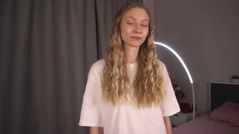 Lina online show from 10, 3, 2026