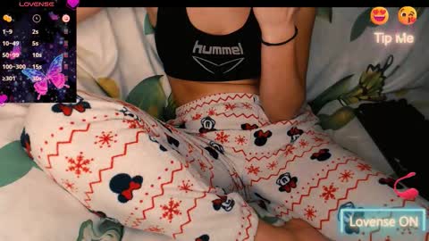 Snapshot of yzza_suave chatting on 2, 12, 2025 yzza_suave online show from 2, 12, 2025