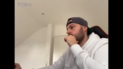 Snapshot of zac242421 chatting on 29, 10, 2025 TheZac online show from 29, 10, 2025