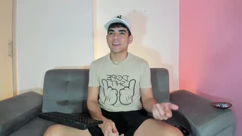 Snapshot of zac_joness chatting on 13, 9, 2025 zac online show from 13, 9, 2025