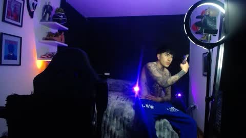 zac_muller1 online show from 11, 11, 2025