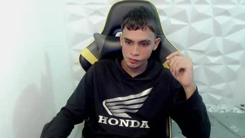 Snapshot of zacariass_ chatting on 10, 12, 2024 ZACARIAS online show from 10, 12, 2024
