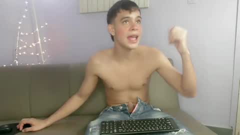 Snapshot of zacariass_ chatting on 15, 10, 2025 ZACARIAS online show from 15, 10, 2025
