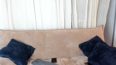 zafiro_lee online show from 10, 6, 2026