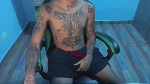 Snapshot of zafirocum chatting on 22, 11, 2025 BiG Zafiro online show from 22, 11, 2025