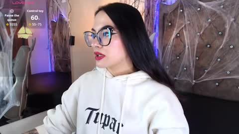   online show from 15, 10, 2025