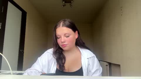 Snapshot of zanaestrin chatting on 4, 8, 2026 Liana online show from 4, 8, 2026