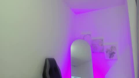 Snapshot of zanahia2 chatting on 7, 10, 2025 Z A N A H I A online show from 7, 10, 2025