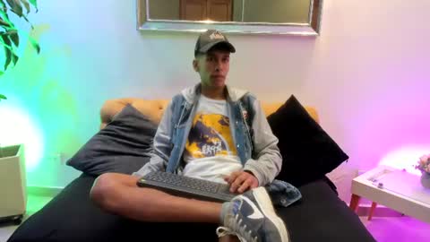 Snapshot of zane_belville chatting on 12, 6, 2026 Zane Belville online show from 12, 6, 2026