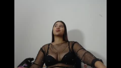 Snapshot of zaphiro__skye chatting on 15, 6, 2026 Skye online show from 15, 6, 2026