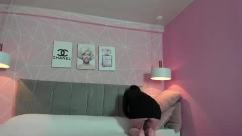 Zara Sweet  online show from 27, 2, 2025