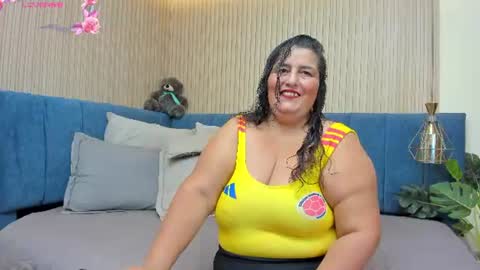 Snapshot of zara_milf_ chatting on 7, 7, 2026 zara online show from 7, 7, 2026