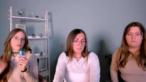 Snapshot of zara_shine_ chatting on 14, 10, 2025 zara_shine_ online show from 14, 10, 2025