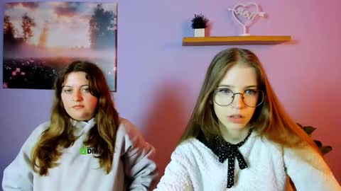 Snapshot of zara_shine_ chatting on 15, 10, 2025 zara_shine_ online show from 15, 10, 2025