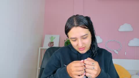 Snapshot of zaracole__ chatting on 27, 4, 2026 Z A R A online show from 27, 4, 2026