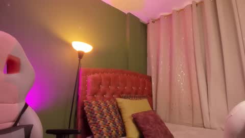 Snapshot of zaradulce chatting on 4, 12, 2025 Zara . online show from 4, 12, 2025